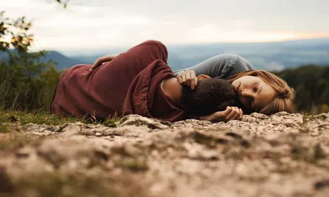 Phụ nữ yêu thế nào cho đúng?